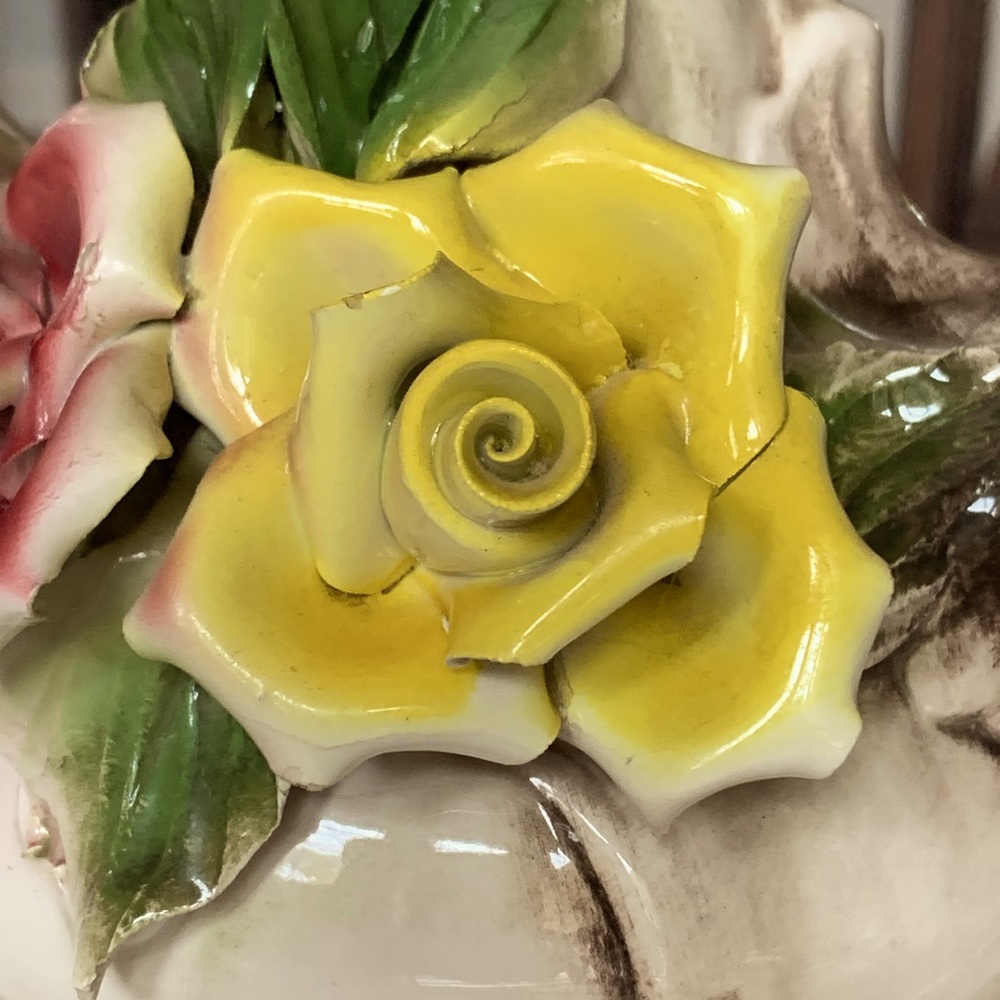 SALE!! Large Handled Capodimonte Vase - Picture 8 of 13